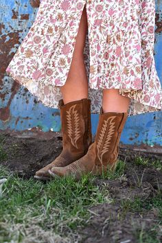 Stetson Parker Womens Boot - is a Brown Oiled Suede Vamp And 10" Shaft, Unique Embroidery on Shaft with a Snip Toe and single welt, stacked Heel, Lemonwood Peg and Brass Nail Construction and all Leather Lining with a Cushioned Leather Insole. This is a staff favorite! Color: Brown Oiled Suede 12-021-6110-0342 BR Osstone Boots, Womens Western Fashion, Outfit Boots, Cowgirl Boots Outfit, Cute Cowgirl Outfits, Brown Boots Women, Boots Cowgirl, Cowgirl Aesthetic, A Staff