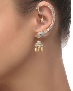 Indian ear cuff with jumki. Diamond Earrings Design, Gold Bride Jewelry, Cuff Jewelry, Gold Jewelry Simple, Ear Cuff Earings, Jewelry Design Earrings