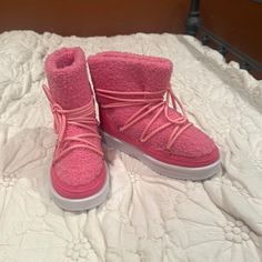 Nwot South Beach Bootie Size 6 Pink Casual Synthetic Boots, Fatbaby Boots, White Leather Boots, Fringe Moccasins, Tory Burch Boots, Fall Leather, Fringe Heels, Vegan Leather Boots, Flat Booties