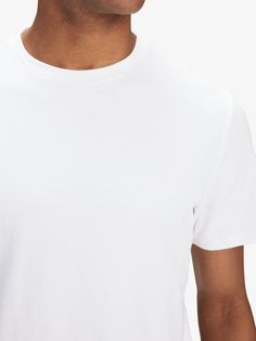 Men's T-shirt – Classic T-shirt
A classic T-shirt made from cotton with a regular fit and a round neck. With its simple and sleek design, it is perfect to wear as it is or under a shirt or sweater.

Material: 95% Cotton & 5% Elastane Classic Crew Neck T-shirt For Everyday, Modern Crew Neck T-shirt For Everyday, Classic Crew Neck Shirt With Relaxed Fit, Classic Relaxed Fit Shirt With Crew Neck, Classic Plain Cotton T-shirt, Classic Solid Crew Neck Shirt, Classic White Basic Style T-shirt, Minimalist Solid Color Crew Neck T-shirt, Classic Solid Color Crew Neck Shirt