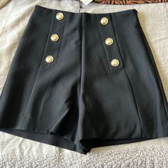 Brand New With Tags! Zara Shorts That Look Like Balmain Zara Skort, Button Shorts, Hot Pants Shorts, Blue And White Shorts, Black Mom Jeans, Striped Two Piece, Chiffon Shorts, Gingham Shorts, Mom Jeans Shorts