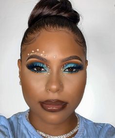 Carnival Looks Makeup, Carnival Inspired Makeup, Blue Carnival Makeup, Carnival Eye Makeup, Teal Makeup Looks Black Women, Denim Makeup Look, Carnival Makeup Looks, Turquoise Makeup Looks, Ocean Makeup Looks