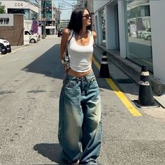 @melcccc Pants Streetwear, Jeans High Waist, Baggy Denim, Summer Design, Cute Everyday Outfits, Womens Jeans, Casual Style Outfits, Streetwear Outfit