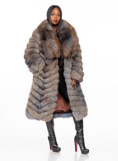 Fox Fur Vest, Gold Fox, Fox Fur Jacket, Fabulous Furs, Stylish Winter Outfits, Detachable Sleeves, Chic Coat, Shearling Vest, Oversized Collar