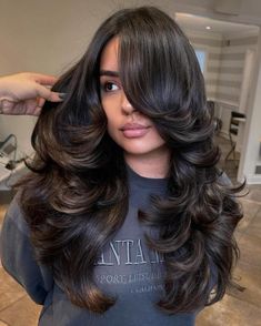 Thick Butterfly Haircut with Swoopy Layers Cherry Brown Hair, Layered Thick Hair, Butterfly Haircut, Hair Tint, Long Bob Haircuts, Hair Done, Flat Hair, Hair Up Styles, Auburn Hair