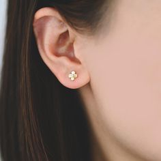 High quality 18K real gold plated brass earrings, cubic zirconia paved, color not easily tarnish, lead nickel free. Size: flower 6mm approx. Quantity: 10pcs Color: gold Material: 18K real gold plated brass, cubic zirconia ❤ More gold plated brass items here: ❤ https://www.etsy.com/shop/Nbeads?search_query=GB ❤ More metal findings(brass, silver, alloy etc.) here: ❤ https://www.etsy.com/shop/Nbeads?section_id=6656259 Gold Cluster Earrings With Flower Shape, Gold Flower Cluster Earrings With Prong Setting, Gold Flower-shaped Cluster Earrings With Prong Setting, Gold Cubic Zirconia Flower Cluster Earrings, Gold Flower-shaped Cluster Earrings With Cubic Zirconia, Gold Flower-shaped Cubic Zirconia Cluster Earrings, Dainty Gold Cluster Earrings Hypoallergenic, Dainty Gold Hypoallergenic Cluster Earrings, Dainty Hypoallergenic Gold Cluster Earrings