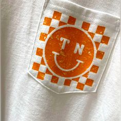 Tennessee Vols Longsleeve Gildan White T-Shirt With Tennessee Vols Pocket Tennessee Vols Sweatshirt, Tennessee Shirt Ideas, White Graphic Tee With Pockets, State Shirt Ideas, Tennessee Clothes, Tennessee Vols Shirts, University Of Tn, Sweater Diy, Tennessee Shirt