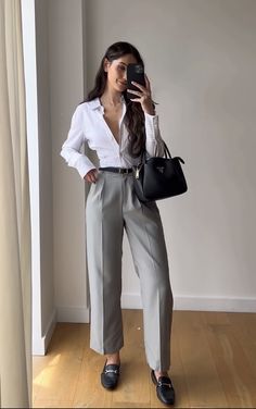 Look Working Girl, Women Office Outfits, Outfit Elegantes, Business Outfits Women, Stylish Work Attire, Business Casual Outfits For Work