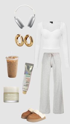 Discover 20+ Sweatpants Outfits You Can’t Get Around on TikTok Right Now! Whether you're looking for a cozy Sweatpants Outfit or some Outfit Inspo Casual vibes, these looks are a must-have. From Baggy Sweatpants styled effortlessly to Cool Sweatpants Outfit ideas perfect for every season, these populaire outfits will keep you very comfy and stylish. Need a Fit Check for Winter? I've got you covered with chic, laid-back styles inspired by Skandinavian Fashion for that minimalist yet trendy tou... Cozy Sweatpants Outfits, Cool Sweatpants, Sweatpants Outfit Ideas, Comfy School Outfits, Cute Middle School Outfits, Preppy Fall Outfits, Sweatpants Outfits, Cozy Sweatpants, Cute Sweatpants