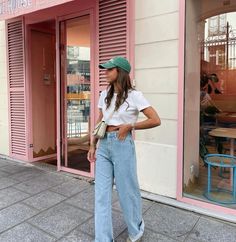 Spring Asthetics Outfit, Summer New York Outfits, La Street Fashion, Mom Aesthetic Outfit, Uk Outfits, London Fits, Sahm Outfits, Outfits Frühling, La Street Style