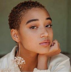 No matter the reason or season, there's always a case to make for short hair. From blunt bobs to perfect pixies to fringe-fabulous bangs, these hairstyles for short hair will have you ready to grab those shears. Here are 50 stunning short hairstyles to use as inspiration in 2024. #afro #hairstyle Amandla Stenberg, Cool Short Hairstyles, Short Natural Hair, Big Chop, Shaved Head, Short Natural Hair Styles, Buzz Cut, Short Curly Hair