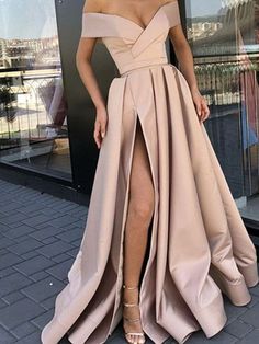 Escote: Fuera del hombro
Silueta: Corte A/Elegante
Sujetador incorporado: Sí
Manga: Sin mangas
Cintura: Natural
Estilo de espalda: Otro
Dobladillo/ Tren: Pink Satin Prom Dress, Dresses Burgundy, Cheap Prom Dresses Long, Prom Dresses With Pockets, Satin Evening Dresses, Dress Sleeve Length, Evening Dresses With Sleeves, Beauty Dress, Satin Prom Dress