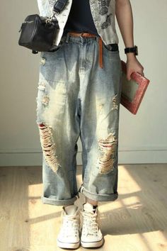 #jeans #rippedjeans #streetwear Baggy Distressed Bottoms For Spring, Distressed Baggy Bottoms For Spring, Spring Baggy Distressed Bottoms, Spring Distressed Baggy Bottoms, Baggy Distressed Pants For Spring, Vintage Ripped Bottoms For Fall, Street Style Baggy, Baggy Ripped Jeans, Korean Jeans