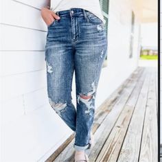 Keywords: Straight Leg Baggy Stretch Denim Distressed Frayed High Rise Waist Size: 14w Condition/Details: Excellent Condition - No Rips, Stains, Or Tears! Brand New Measurements (Approximate): Waist: 17”Rise:11.5”Inseam:27” Comment Any Questions!Let’s Make A Deal - Offers Are Welcomebundles Of 3+ Items Automatically Save 15%Tysm For Checking Out My Closet Ripped Washed Blue Jeans For Fall, Bootcut Jeans Outfit, Let’s Make A Deal, Judy Blue Jeans, Jeans Outfit, Denim Blue, Jean Outfits, Jeans Denim, Waist Size