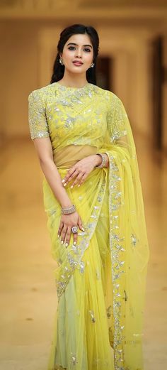 Amrita Iyer, Amritha Aiyer, Music Concert Posters, Samantha Photos, Saree Poses, Indian Dresses Traditional, Dresses Traditional, Ethnic Looks, Beautiful Angels