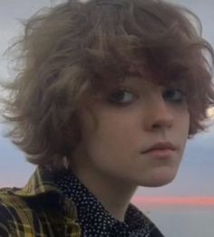 Androgynous Hair, Look Grunge, Hair Inspiration Short, Shot Hair Styles, Fluffy Hair, Hair Reference, Short Hair Haircuts