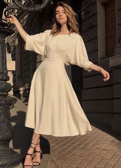 Chic Outfits Classy Plus Size, Feminine Dresses Classy Chic, Classy Linen Dress, X Line Dress, Long Skater Skirt, Dress Like A Parisian, Dresses 1950s, Skirt Tulle