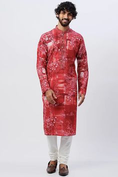 Red Printed Kurta Set Design by Rohit Gandhi & Rahul Khanna Men at Pernia's Pop Up Shop 2022 Rahul Khanna, Rohit Bal, Tarun Tahiliani, Ethnic Design, Plain Design