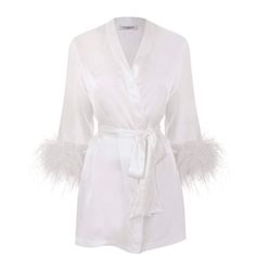 Beautiful Silk Satin And Ostrich Feather Ivory White Robe. Originally From Saks And Only Worn Briefly For Photos. Great For Brides And Bachelorettes For The Perfect Getting Ready Shots Or For Boudoir And Honeymoon As Well! Size Is M/L Feathered Robe, Kylie And Kendall Jenner, Kylie And Kendall, Pajamas Robe, Vintage Hollywood Glamour, Ideal Beauty, Silk Satin Fabric, Bridal Robe, Garment Industry