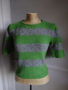 Fitted Green Knit Sweater, Fitted Hand-knitted Green Sweater, Fitted Hand Knitted Green Sweater, Fitted Green Hand-knitted Sweater, Retro Green Knitted Sweater, Fitted Green Hand Knitted Sweater, Handknitted Sweater, Moss Stitch, Sweater Grey