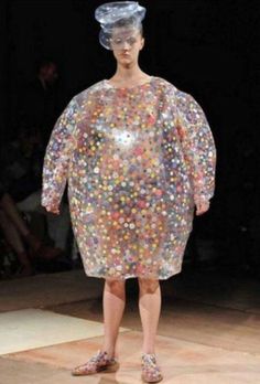 Trash Bag Dress, Show Outfits, Bad Clothes, Rose Gown, Shock And Awe, 12 Tomatoes, 3d Fashion, Quirky Fashion, Embarrassing Moments