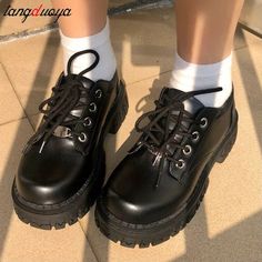 Comfortable Leather Shoes, Women Oxfords, Black Work Shoes, Vintage Shoes Women, School Uniform Shoes, Stile Hijab, Zapatos Mary Jane, Dr Shoes, Oxford Platform