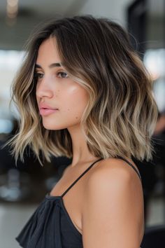 Dark Brown Hair Balayage Short Bob, Brunette With Money Piece Short, Brown Bob Blonde Money Piece, Latina Balayage Hair Short, Barely There Highlights Brown Hair, Beige Blonde On Dark Hair, Low Lights On Short Hair, Fall Color Short Hair, Victoria Beckham Hair 2024