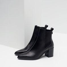 Fall Booties, Boating Outfit, Black Leather Ankle Boots, Shoes Woman, Casual Winter Outfits, Winter Shoes, Womens Boots Ankle, Boots Outfit, High Heel Boots