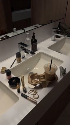 Hair Care Aesthetic, Mini Decorations, Morana Vitalio, Ice Hair, Luxury Hair Care, Gold Night, Chanel Vanity, Nyc Travel, The Reaper