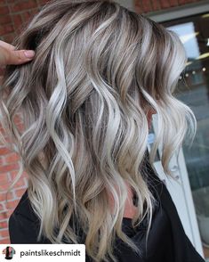 Shades Of Ash Blonde, Medium Ash Blonde Hair, Ash Blonde Hair Color, Hair Color Guide, Blond Balayage, Grey Roots, Ash Blonde Hair, Blending Gray Hair