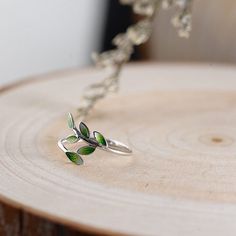 Love Style Ⅶ viennais Aventurine Ring, Silver Leaf Ring, Symbol Of Peace, Tree Ring, Green Rings, Tree Rings, Silver Tree, Leaf Ring, Minimalist Ring