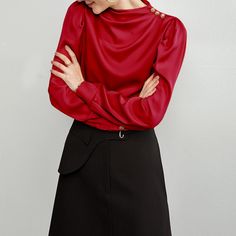 Free Shipping Over $45   
  First Order & Sign Up & Extra 10 % OFF, CODE: DAISYSILK   
  FREE Scrunchy or Eye Mask Gift on Orders $100+   
  (No Code Needed)    Daisysilk’s shirt will make lazy workday mornings a little bit more luxurious. The relaxed fit won't feel restrictive when you're outing.    One-Piece Silk Plain Shirt   
• Mock neck collar 
• Long sleeves 
• Charming fold design 
• Normal type 
• 22 Mulberry silk 
• OEKO-TEX Standard 100 Style Silk Blouse, Plain Shirt, Mock Neck Top, Plain Shirts, Top For Women, Mens Pajamas, Pajama Shirt, Kids Pajamas, How To Slim Down