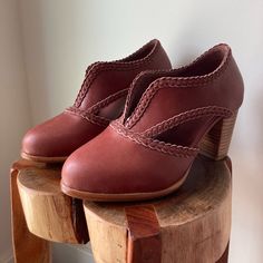 Worn Once, Too Big. I Am A 6.5 But Thought A 7 Would Be Fine. They Are Gorgeous. Questions? Leave A Comment Below! Spirit Walker, Elf Shoes, Brown Booties, Reddish Brown, Leave A Comment, Bootie Boots, Elf, Bali, Ankle Boots