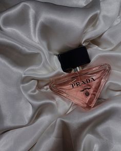 Prada, perfume Designer Perfumes Aesthetic, Designer Perfume Collection, Paradox Prada, Paradox Perfume, Women Perfume Aesthetic, Woman Perfume Aesthetic, Prada Paradoxe Perfume, Perfume Astethic, Prada Perfume Aesthetic