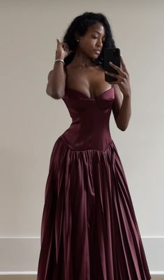 Burgundy Birthday Dress, The Lover Archetype Style, Satin Gown Designs, Party Dress Birthday, Dinner Dresses, Prom Dress Inspo, Long Party Dress, Dress Birthday, Prom Dress Inspiration