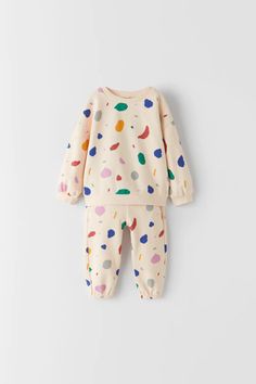 Stylish Baby Girl Outfits, Stylish Baby Girls, Baby Mode, Kids Nightwear, Zara Baby, Stylish Pants, Little Outfits, Round Neck Sweatshirts