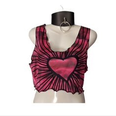 Sleeveless Gradient Heart Print Slim Cami Top Pit To Pit 19" Bust 38" Length 16" Size Large Fitted Heart Graphic Crop Top For Summer, Sleeveless Top With Heart Graphic For Spring, Sleeveless Spring Top With Heart Graphic, Summer Heart Graphic Tank Top, Trendy Sleeveless Heart Print Tops, Casual Summer Tank Top With Heart Graphic, Heart Print Sleeveless Tops For Summer, Pink Heart Print Sleeveless Tops, Sleeveless Summer Top With Heart Graphic