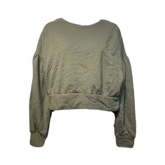 Abound Women's Size S Green Puff Sleeve Cropped Sweatshirt. Underarm To Underarm Laying Flat Is 18 Inches Length Is 22 Inches No Holes Or Stains. Smoke Free Home. Will Combine Shipping. Winter Puff Sleeve Top With Relaxed Fit, Casual Long Sleeve Solid Color Crop Top, Casual Oversized Puff Sleeve Tops, Casual Long Sleeve Relaxed Fit Crop Top, Casual Long Sleeve Crop Top For Loungewear, Casual Fall Tops With Balloon Sleeves, Casual Relaxed Fit Crop Top For Fall, Oversized Casual Crop Top For Loungewear, Casual Balloon Sleeve Tops For Fall