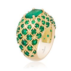 One-of-a-kind emerald yellow gold chequer ring by American purveyor of haute joaillerie Andreoli Christmas In New York Outfits, H Ring, Gold Emerald Ring, Contemporary Fine Jewelry, Emerald Ring Gold, Jewelry Brands, Precious Jewels, Antique Diamond, Fine Jewelry Designers