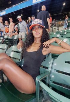 Baseball Game Outfit, Summertime Outfits, Game Outfit, Female Fitness Model, Baseball Game, Football Outfits, Streetwear Fashion Women