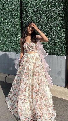 Floral Lengha Choli, Lengha Outfit Ideas, Lehenga For Cousin's Wedding, Ghagra Choli Aesthetic, Simple Lehenga Choli For Teens, Handmade Lehenga Designs, Bridesmaid Lehenga Sisters Simple, Bridesmaid Outfit For Engagement, Poses In Lehangas Aesthetic