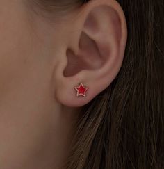 Minimal Wonder Women Inspiration Silver Red Star Stud Earrings Would you like to make a good start to summer with our handcrafted earrings?💌 ✔Handmade silver star stud earrings ✔925k silver ✔Rose gold plated ✔Preserves its shine for a long time ✔Ready for shipping. Material: 925 Sterling Silver Color: Rose and red Gemstone: Red Enamel Width: 0.80 cm/0.31 in. Height: 0.80 cm/0.31 in. Weight: 1,25 gr. It has a minimal design that you can use daily. If you have a question please don't hesitate to Sterling Silver Star Earrings, Red Earrings Stud, Women Inspiration, Fedex Delivery, Silver Star Earrings, Enamel Stud Earrings, Red Studs, Star Stud Earrings, Earrings Everyday