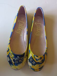 Doctor Who Van Gogh Tardis shoes ladies  Hand painted Doctor Who Van Gogh, Doctor Who Tv, Geeky Craft, Bbc Doctor Who, Sherlock Bbc