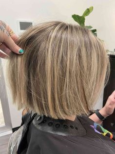 30 Pretty Spring Haircuts To Freshen Up Your Look Brown Abstract Nails, Spring Haircuts, Short Hair Cut, Balayage Blond, Haircut And Color, Spring Hairstyles, Hair Transformation, Great Hair, Hair Cut