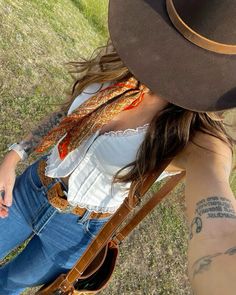 summer hamilton e rhett eaton | flawless | chestnut springs | elsie silver | aesthetic Denim On Denim Cowgirl Outfit, Hippie Cowgirl Aesthetic, Country Style Clothes, Hippie Western Outfits, Western Outfits Women Fall, Fall Cowgirl Outfits, Concert Outfit Country, Western Cowgirl Outfits, Outfit Basics