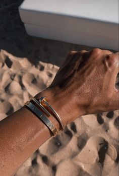 Cool Mens Bracelets, Mens Luxury Lifestyle, Mens Cuff Bracelets, Bangle Bracelet Gold, Accessories Outfit, Mens Silver Jewelry, Men Stylish Dress