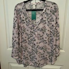 Three-Quarter Length Shirt From H&M. Nwt. Size Xl H&m Long Sleeve Floral Print Tops, H&m Floral Print Tops For Fall, H&m V-neck Tops For Daywear, H&m Casual Pink Tops, Casual Pink H&m Top, H&m Graphic Print Tops For Spring, H&m Relaxed Fit Spring Blouse, H&m Spring Shirt, Casual Floral Print Blouse By H&m