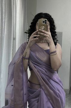 Purple Sari Aesthetic, Photo Ideas With Saree, North Indian Saree, Purple Saree Look, Sari Look, Beautiful Lehenga, Corset Fashion Outfits, Simple Saree Designs, Purple Saree