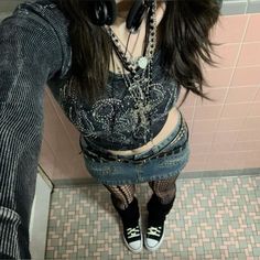 Y2k Grunge Clothes, Grunge Clothes Aesthetic, Aesthetic Fairycore, Grunge Clothes, Mode Hippie, Clothes Aesthetic, Estilo Punk, Retro Tee, Grunge Goth