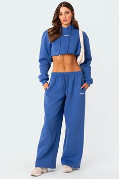 Brenna Cropped Hoodie – edikted Wide Sweatpants, Cute Sweatpants, Wide Leg Sweatpants, Easy Trendy Outfits, Runway Trends, Cute Comfy Outfits, Sporty Outfits, Lookbook Outfits, Cropped Hoodie